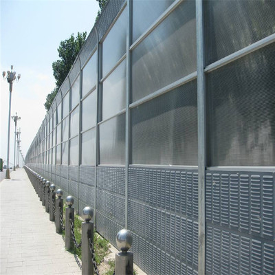 秦皇島環(huán)城高速公路隔音屏領(lǐng)導(dǎo)到廠考察生產(chǎn)進度